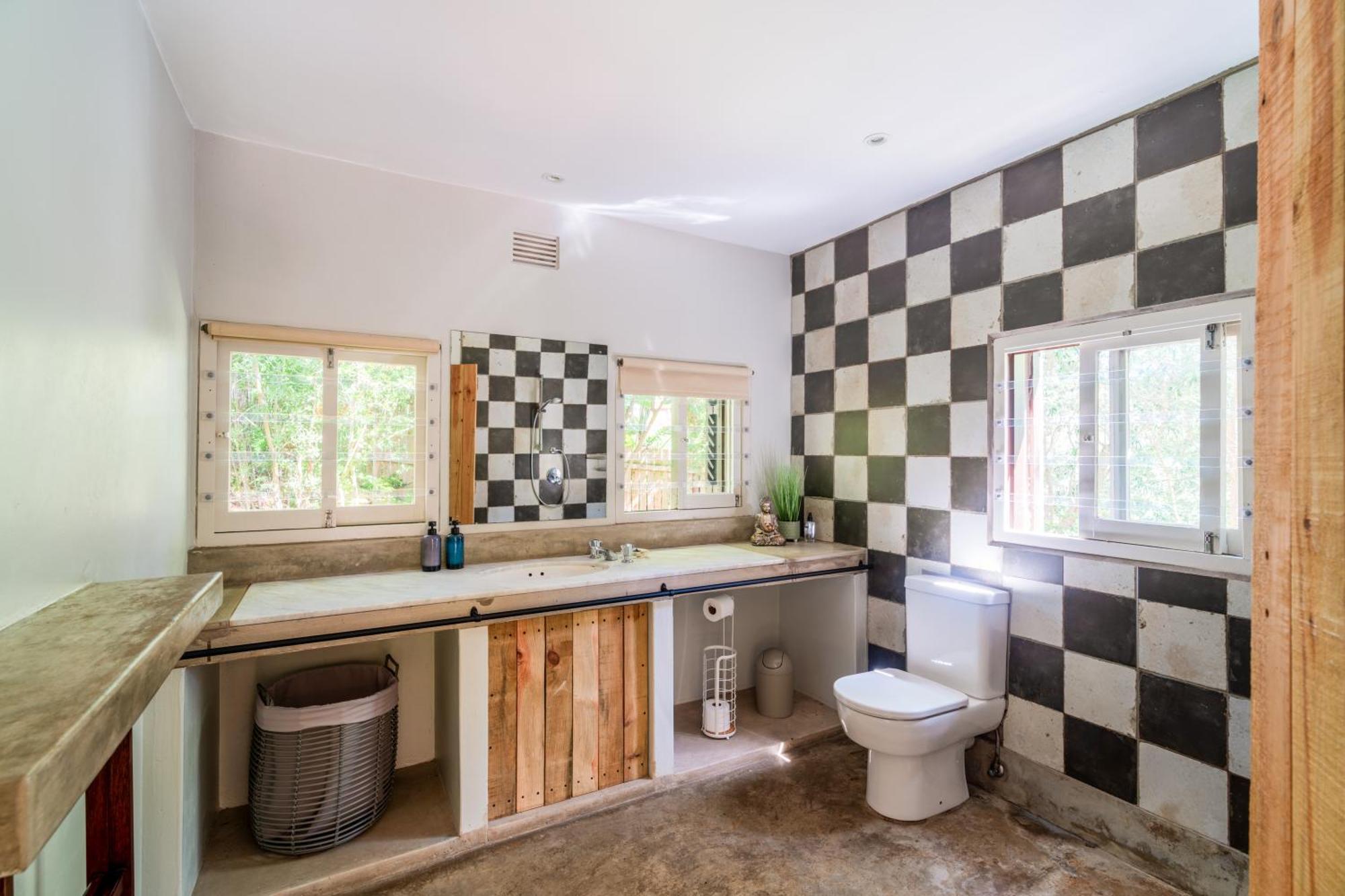 Appartement Treebia Self-Catering - Loadshedding Free à Plettenberg Bay Extérieur photo